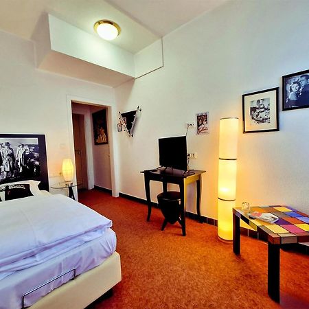Retro - Art - Hotel Lünen Extérieur photo