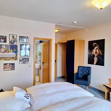 Retro - Art - Hotel Lünen Extérieur photo