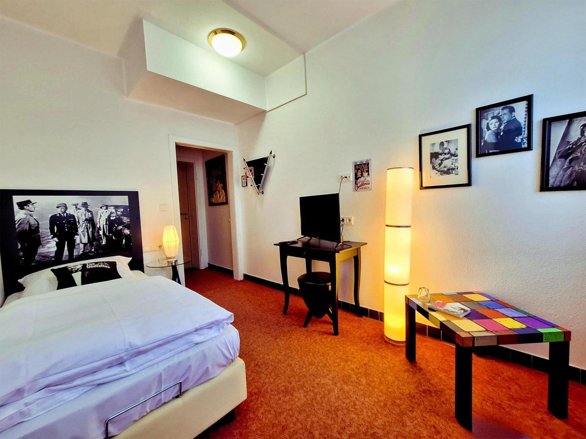 Retro - Art - Hotel Lünen Extérieur photo