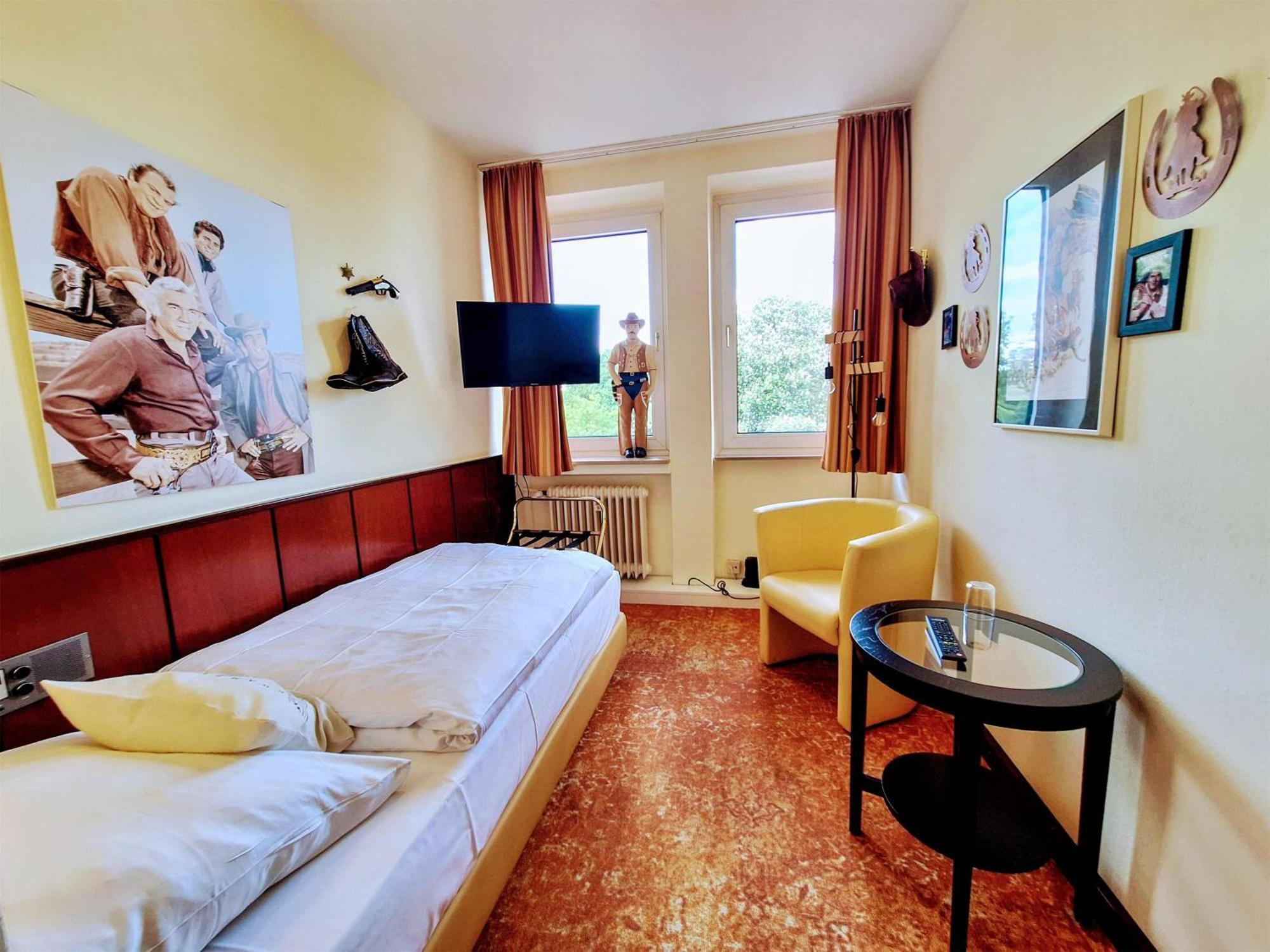 Retro - Art - Hotel Lünen Extérieur photo